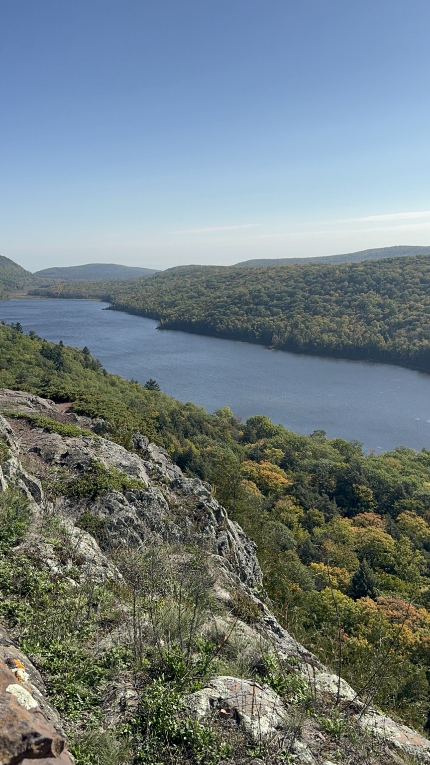 Lake of the Clouds: The View That Made Me Say, “THIS Is in the U.P.?”